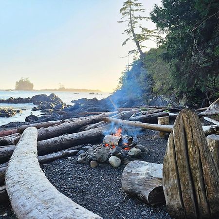 Snug Harbour Inn Ucluelet Exterior photo