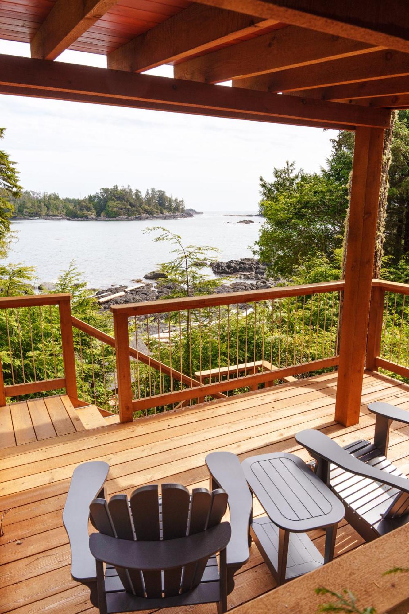 Snug Harbour Inn Ucluelet Exterior photo