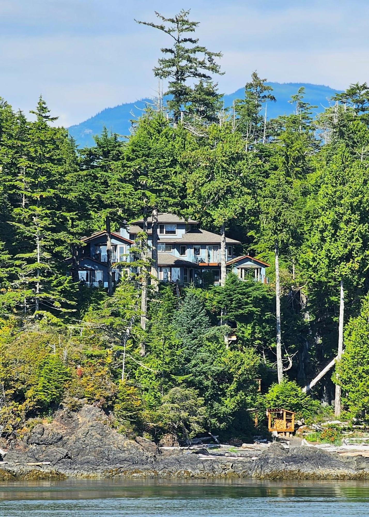 Snug Harbour Inn Ucluelet Exterior photo
